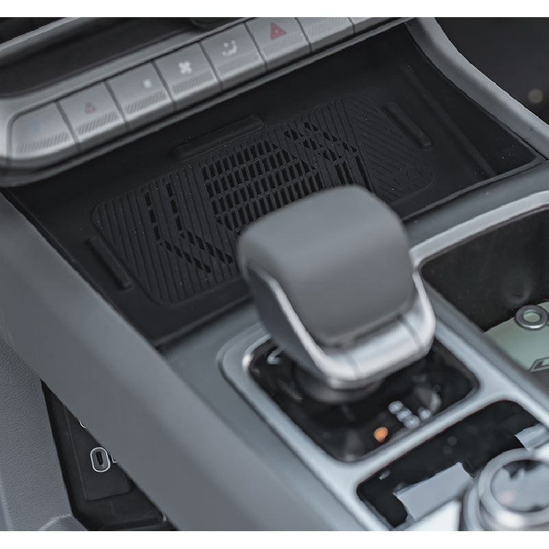 BAIC BJ40 Wireless Charging Silicone Pad – Anti-Slip & Dust-Proof