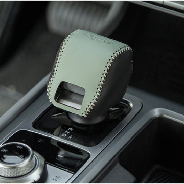 BJ40E Hand-Stitched Gear Shift Cover – Nappa Leather Interior Upgrade