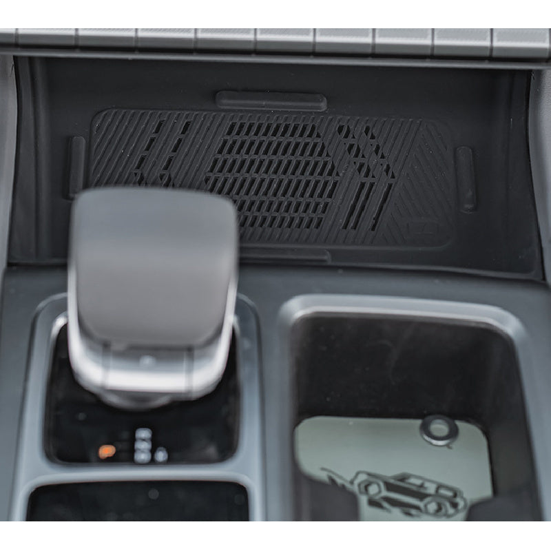 BAIC BJ40 Wireless Charging Silicone Pad – Anti-Slip & Dust-Proof